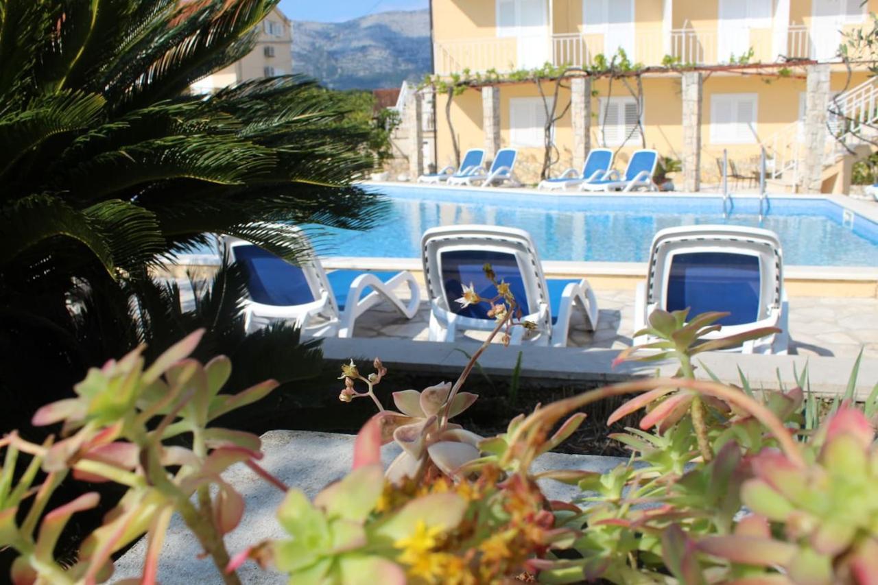 Cosy Sun-Splashed Bedroom - Pansion Hajduk Korcula Exterior photo